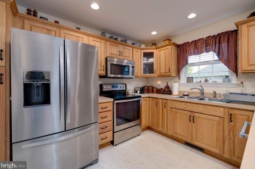248 Kensington Dr, Elkton, VA 22827-3070