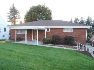 2082 The Cir, Washington, PA 15301-2662