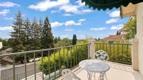 135 Tomlinson Dr, Folsom, CA 95630-7404