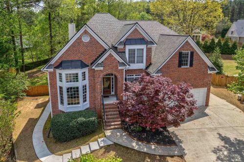 1528 Monarch Dr, Marietta, GA 30062-2748