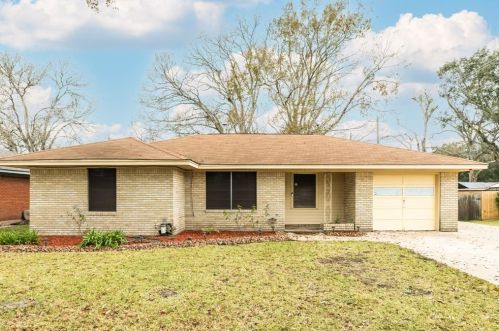 2109 Tinsley St, Angleton, TX 77515-3366
