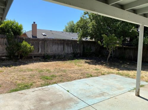 2 Anna Ct, Chico, CA 95928-6388