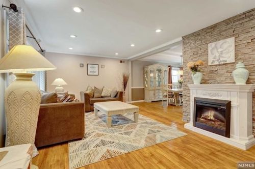 811 Barbara Dr, Teaneck, NJ 07666-5405