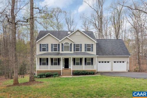 13 Albano Ct, Bybee, VA 22963-2614