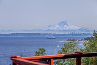 31370 Sunrise Beach Dr, Eglon, WA 98346-8678