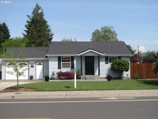 420 5th St, Walker, OR 97426-9640