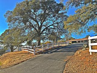 8155 Hubbard Rd, Auburn, CA 95602-7816