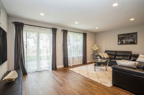 680 Tamarac Blvd, Addison, IL 60101-1693