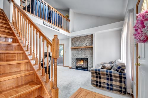 7909 Tiffany Ct, Palos Hills, IL 60465-3905