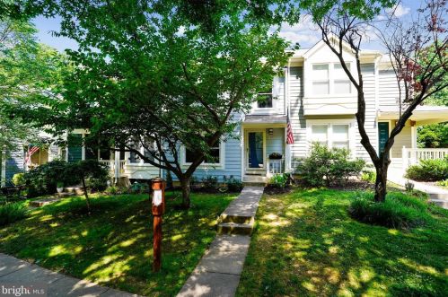 1628 Oak Spring Way, Herndon VA  20190-4917 exterior