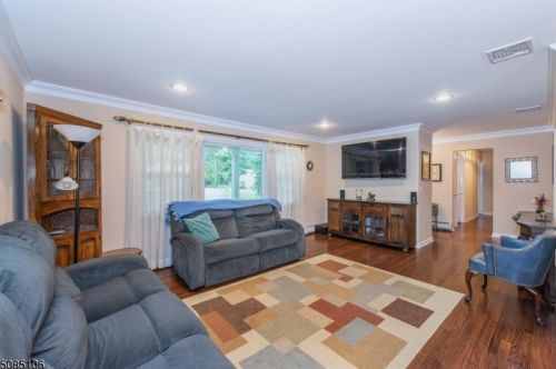 40 Lake Shore Dr, Dover NJ  07803-2936 exterior