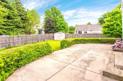 10 Picnic Ct, Lemont IL 60490-6542 exterior
