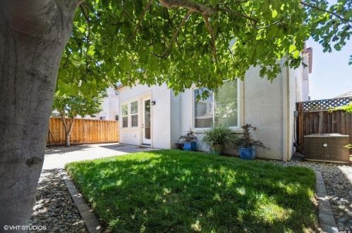 207 Bianco Ct, Vacaville, CA 95687-5667