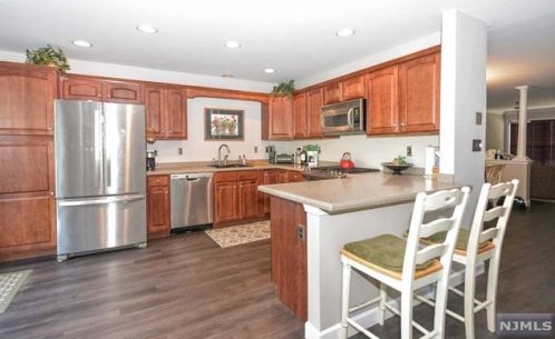 59 Magnolia Way, Paterson NJ  07508-3114 exterior