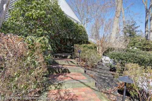 9 Fox Hill Rd, Middletown NJ exterior