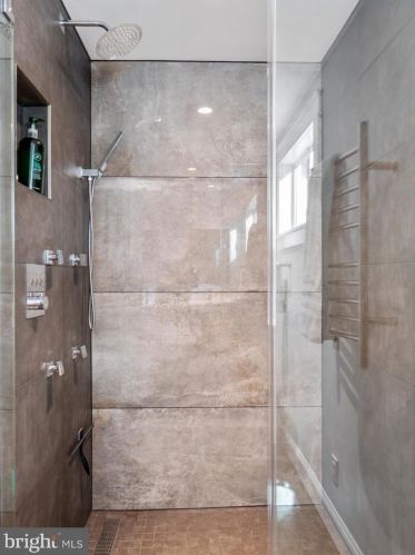 5812 Heming Ave, Springfield VA  22151-2716 exterior