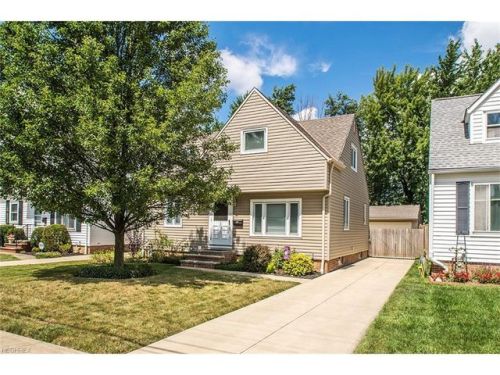 18320 Rockland Ave, Cleveland OH  44135-3952 exterior