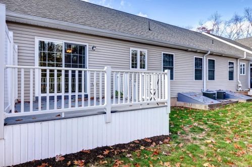 30 Prosperity Ct, Southington CT  06489-3747 exterior