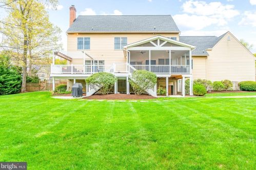 323 Carlyn Dr, Severna Park, MD 21146-2110