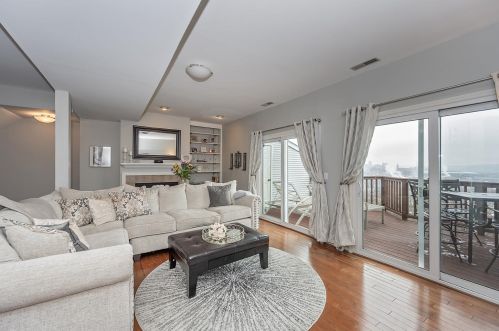 231 Hastings St, Cincinnati OH 45219-1420 exterior