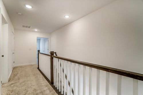 2618 Hackberry St, Cincinnati OH  45206-2122 exterior