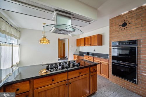 36 Bear Brook Rd, Princeton NJ  08540-6216 exterior