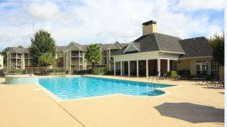 1825 Grove Point Rd, Savannah GA  31419-8522 exterior