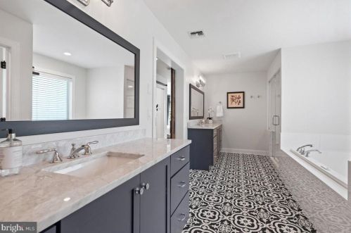 80 Robert Rd, Princeton NJ  08540-5333 exterior