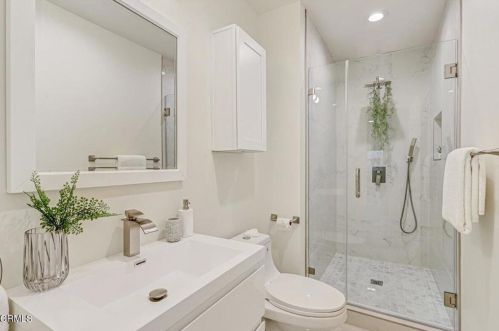 2919 El Caminito, Glendale CA  91214-2006 exterior