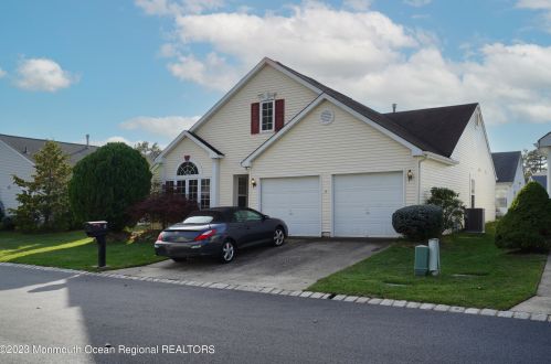 5 Portebello Rd, Jackson Twp, NJ 08527-3935