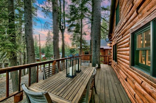 11415 Sitzmark Way, Truckee CA  96161-6163 exterior