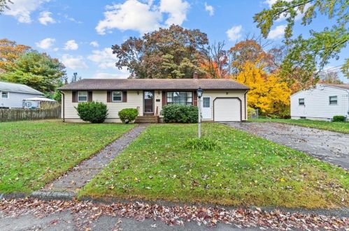 4 Long Pond Rd, Coventry, RI 02816-8836