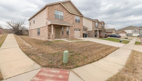 516 Crystal Springs Dr, Fort Worth TX  76108-4654 exterior