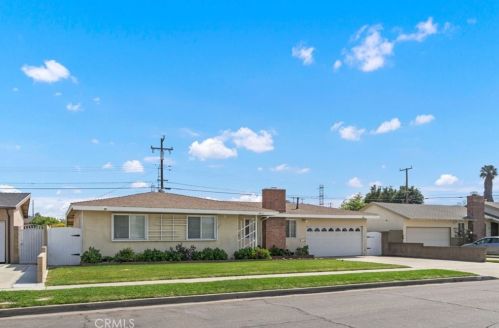 8812 Stardust Ln, Anaheim, CA 92804-5717