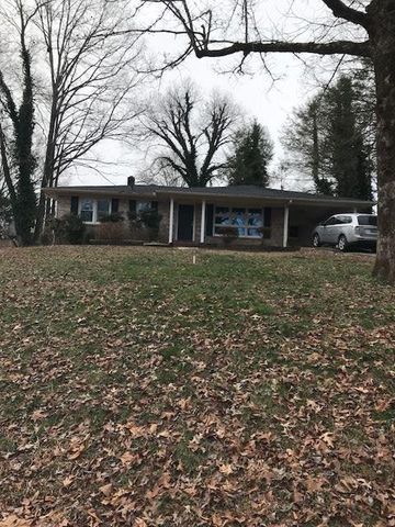 223 Dogwood Dr, Walhalla, SC 29691-1562