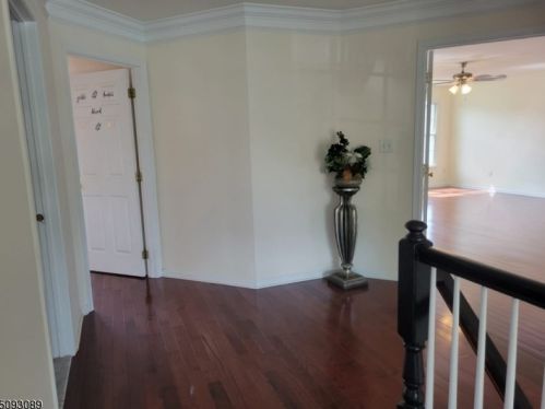 8 Esterbrook Dr, Princeton NJ  08540-6127 exterior