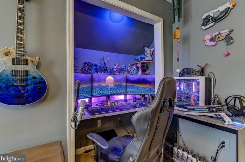 2407 Starcrest Dr, Silver Spring MD 20904-5459 exterior