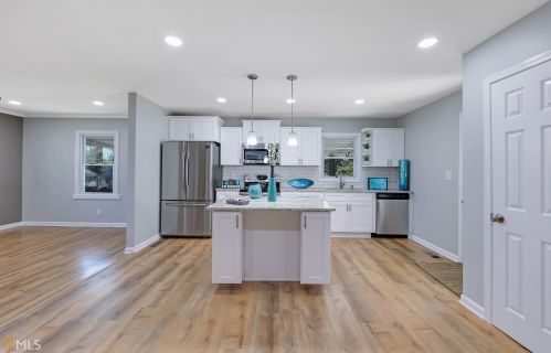 976 Pinehurst Dr, Smyrna GA  30080-4225 exterior