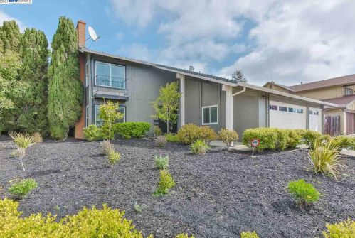 3572 Skyline Dr, Hayward, CA 94542-2504