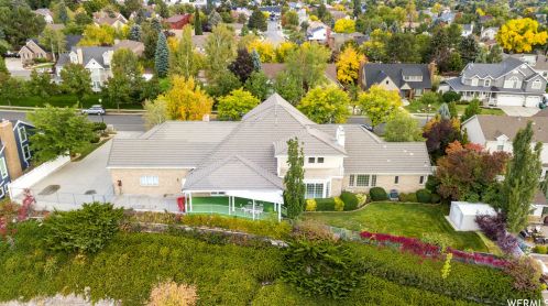 2515 Willow Hl Dr, Sandy UT 84093-1894 exterior