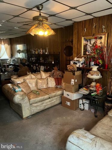 3452 Hope St, Philadelphia, PA 19140-4617