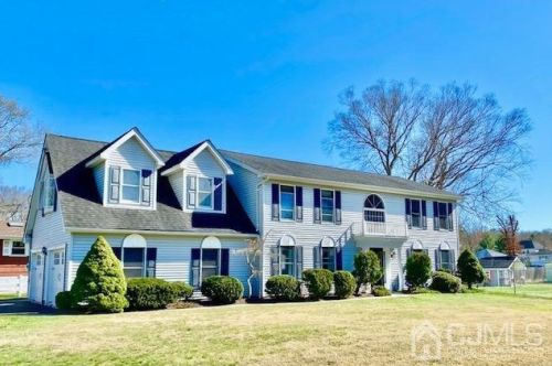 107 Second Pl, Old Bridge, NJ 08857-3753