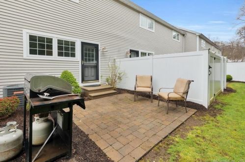 1163 Old Colony Rd, Wallingford CT  06492-1770 exterior