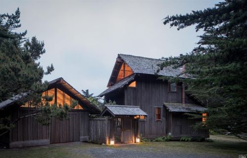 45225 Caspar Dr, Mendocino, CA 95460-9734