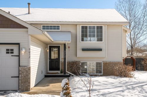 9052 Country Ave, Monticello MN  55362-8456 exterior
