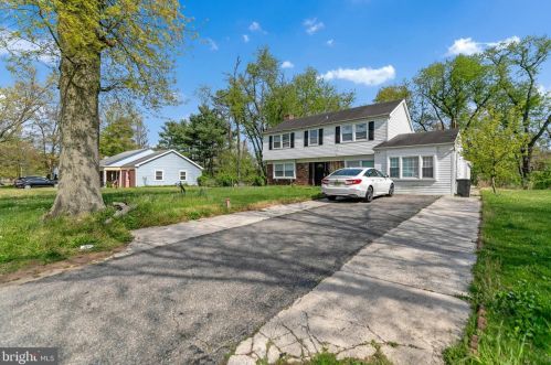 8 Rockland Dr, Willingboro, NJ 08046-4003