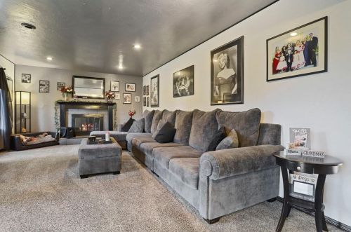 24604 2nd St, Hayward, CA 94541-6804