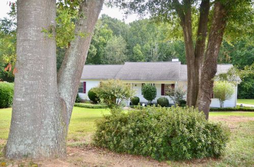104 Duncans Mill Dr, Locust Grove, GA 30248-2609