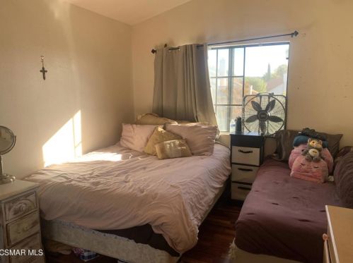 2429 Rdg Vw Ct, Simi Valley CA 93065-1923 exterior