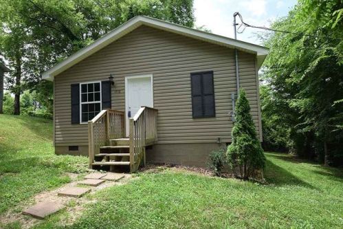 1110 Royal St, Athens, TN 37303-2601